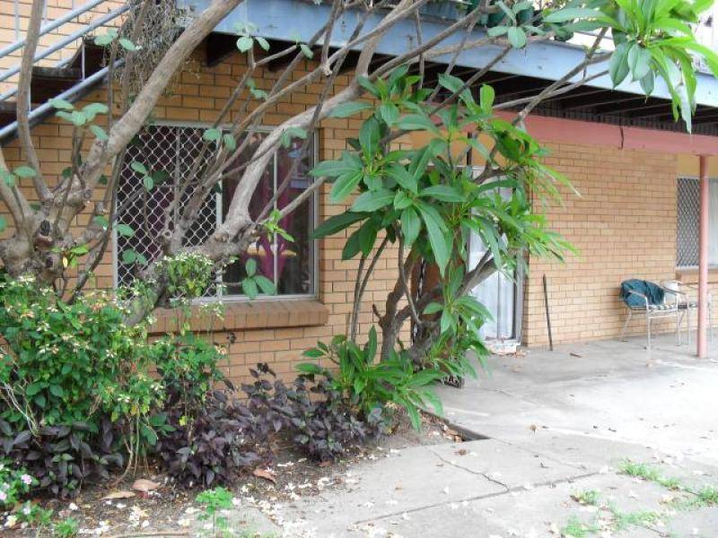 A Golden Opportunity To Invest In Beautiful Broadbeach - 1 Block To The Beach Picture 3