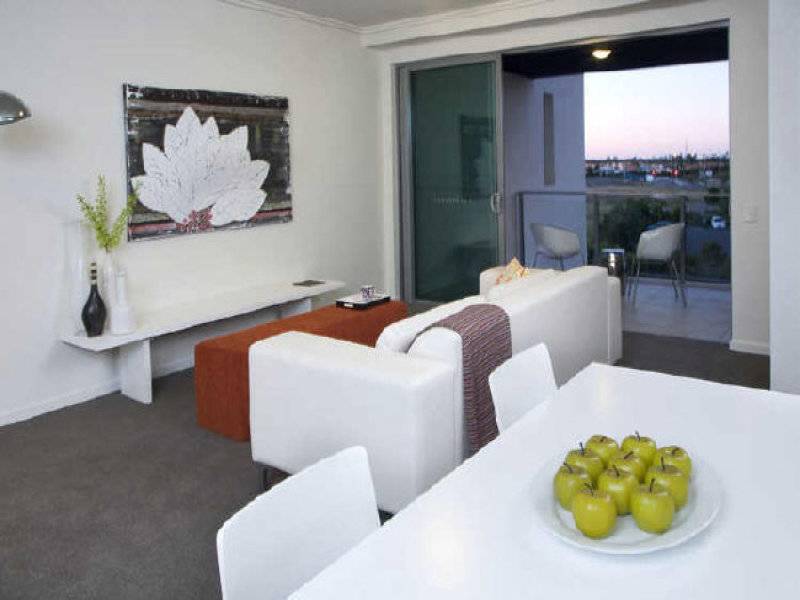 Contemporary Urban Style Living Picture 3