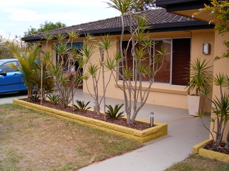 Huge Dry Block in Broadbeach Waters Picture 3