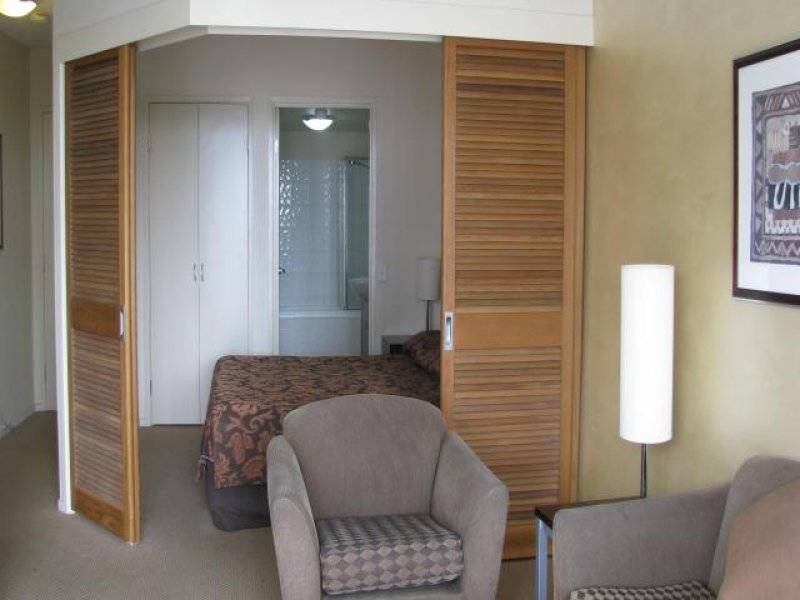 LIKE EACH OTHER...BUT WANT YOUR OWN SPACE Picture 3