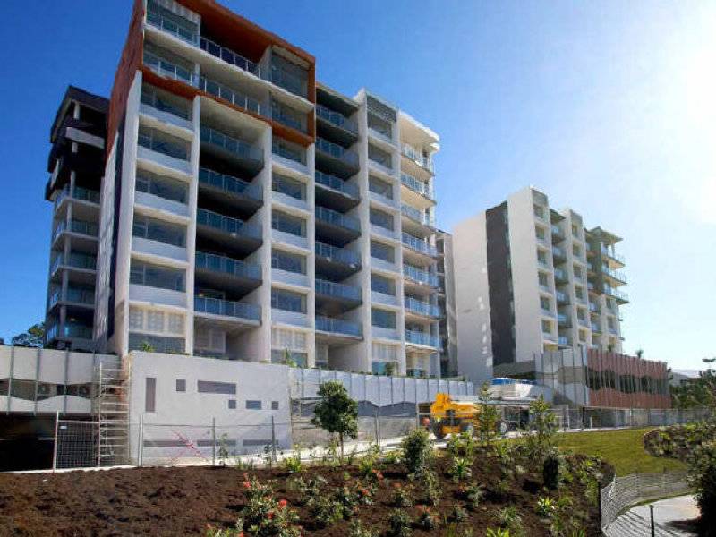 Modern Waterfront Living - Luxury Apartments Picture 1