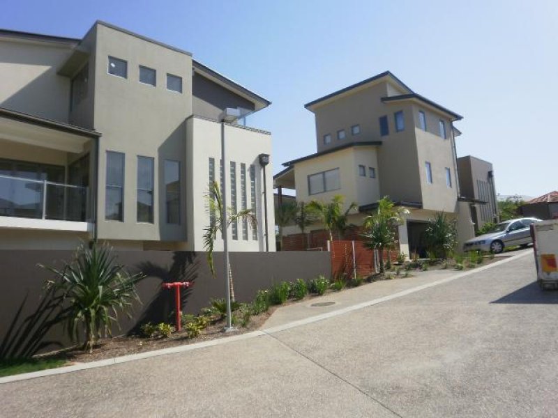 Prestige Golf Course Residences Picture 1