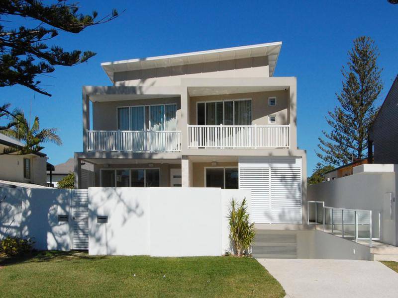 Serene and Stylish Picture 1