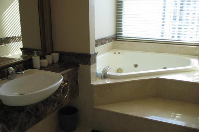 Sweeping Views Picture 3