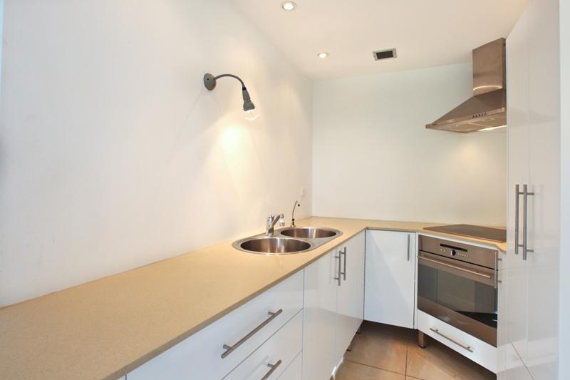 Southport spectacular - Broadwater views, home / offices. Picture 2