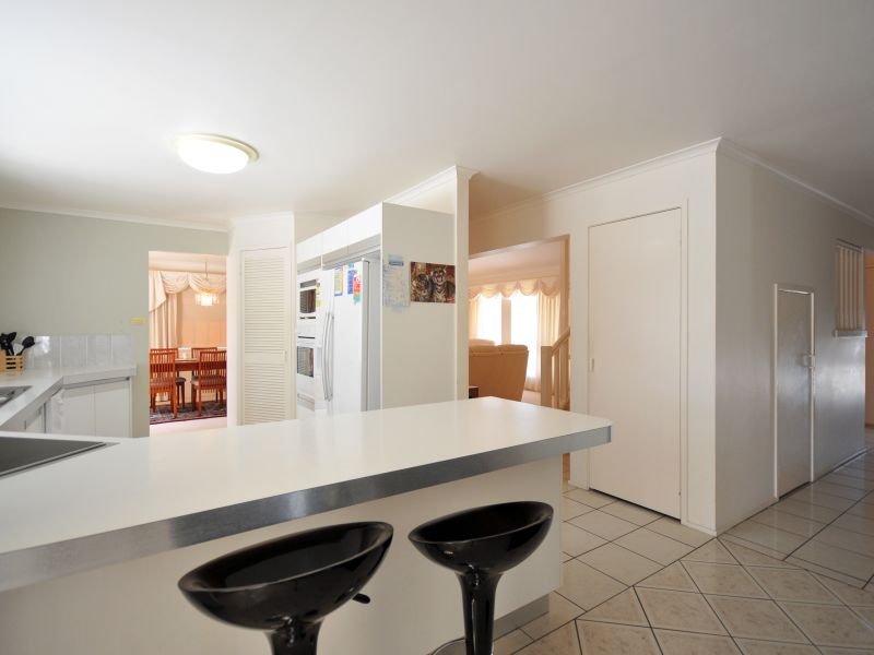 NEED SPACE? WIDE WATERFRONT? POSITION? Picture 3