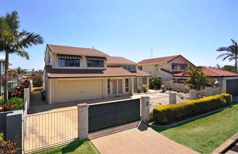 NEED SPACE? WIDE WATERFRONT? POSITION? Picture 2