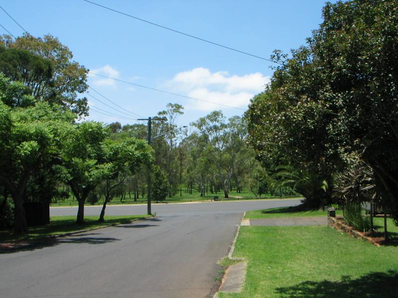 812m2 - Centenary Heights - Potential Here! Picture 2