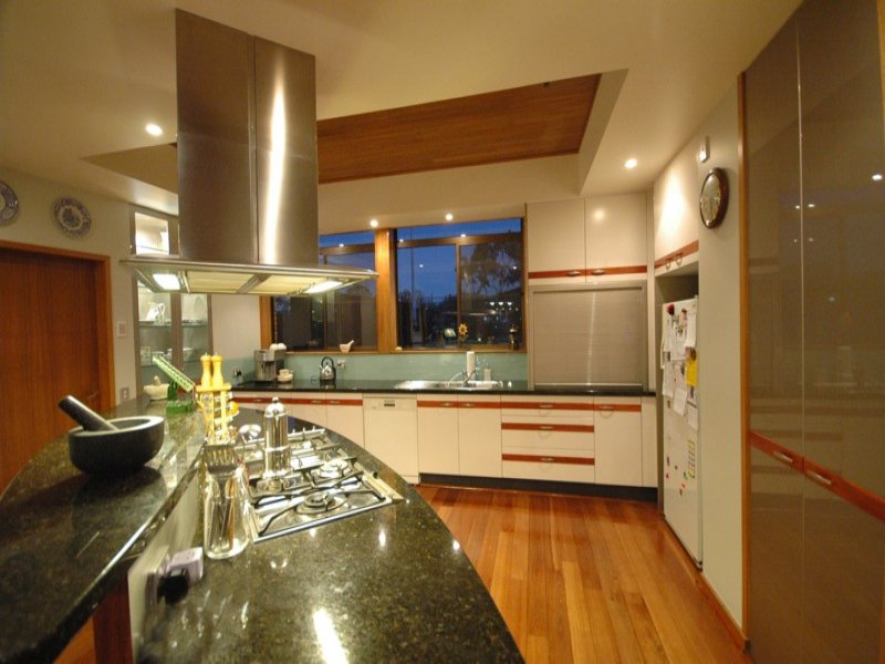 A Landmark Residence, Enchanting Views - Quality & Presentation - A Total Lifestyle Experience - Cotswold Hills Picture 3