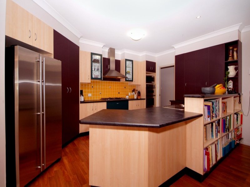 A Prestigious Highfields Address Picture 3