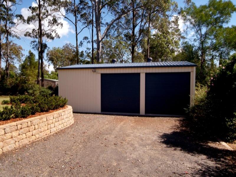 A Prestigious Highfields Address Picture 2