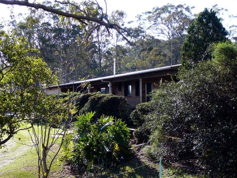 Glenvale Position - 2230m2
-
Comfortable, Spacious, Well Built Picture 1