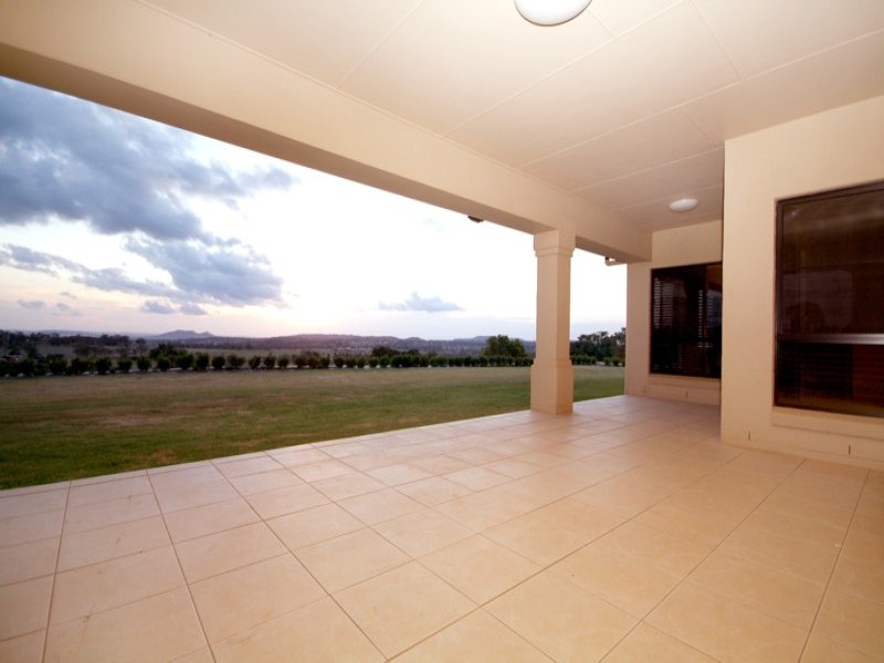 Highfields - Rural Views - Sensational Home Picture 2