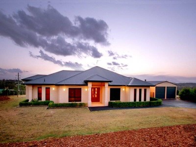 Highfields - Rural Views - Sensational Home Picture