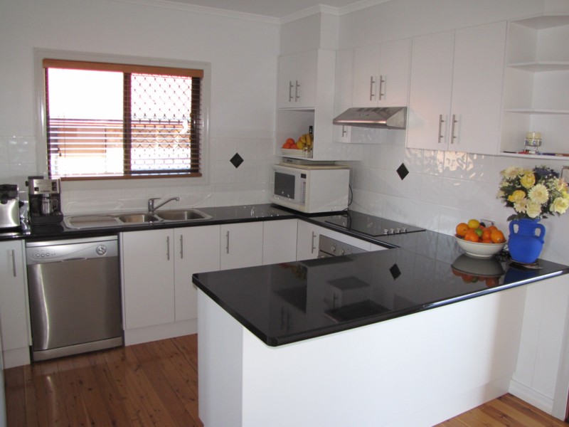 Immaculate Presentation - Range Side Position - Views Picture 3