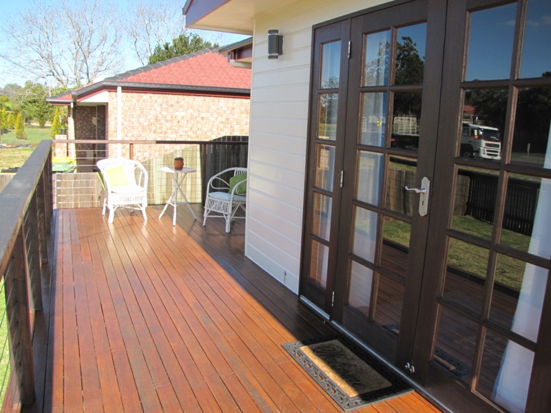 Immaculate Presentation - Range Side Position - Views Picture 2