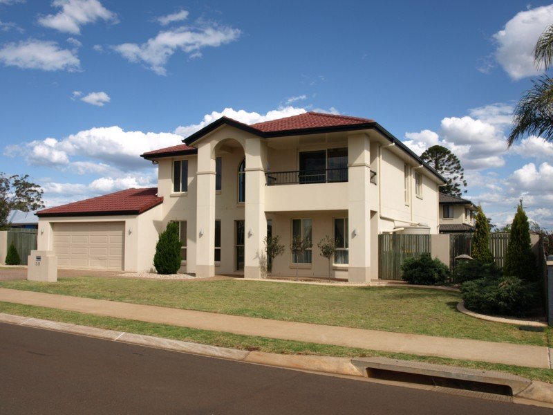 Middle Ridge - 3 Living Areas - 775m2 Picture 1