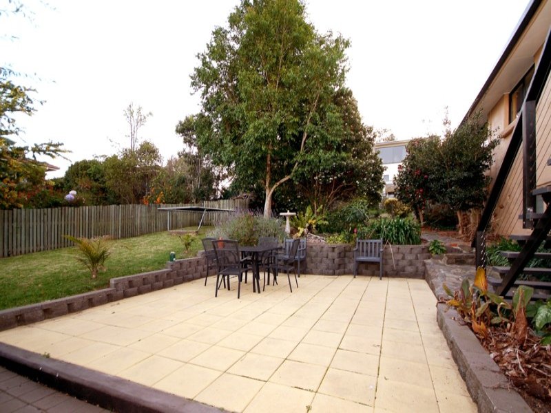 Modernized & Spacious - Mt Lofty Picture 2