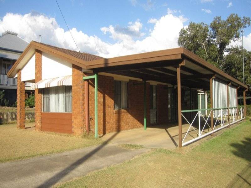 Neat As A Pin! Move Right In! Picture 1