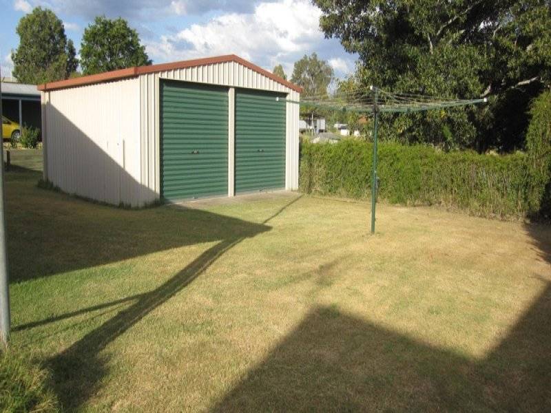 Neat As A Pin! Move Right In! Picture 2