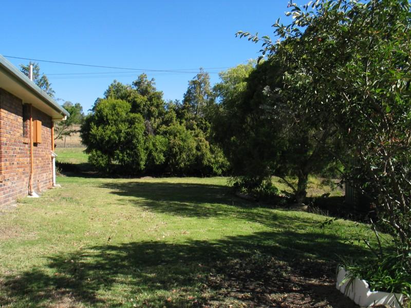 On 2.2 Ha (5.4 Acs) - Minutes to City Picture 3