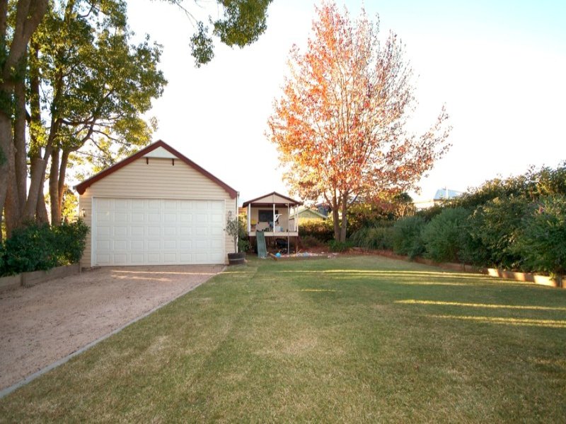 Perfectly Restored, This Home Links The Past & The Present Picture 2