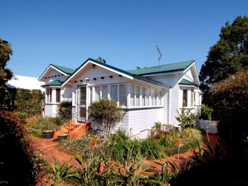 Position, Innovation & Character - Walk to School Picture 1