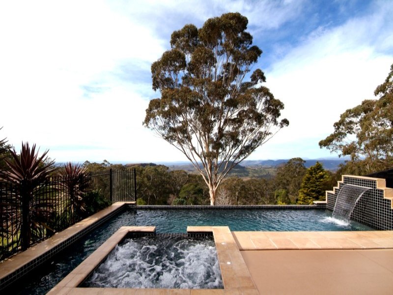 Range Edge Position - Views, Pool, Modern Living Picture 2