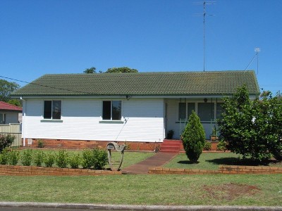 Recently Renovated Home With Double Garage and Pool Picture