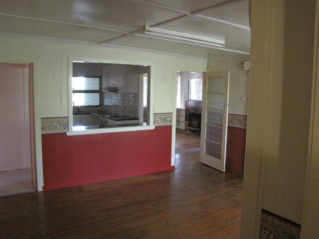 South Toowoomba - 4 Bedrooms Picture 1