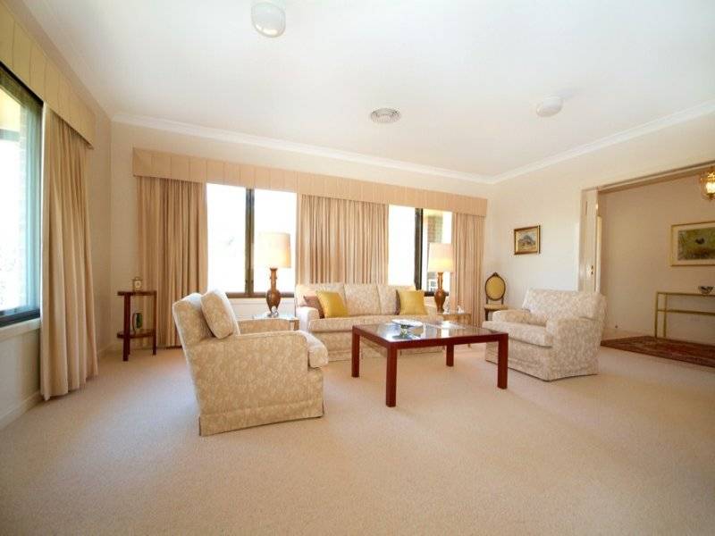 Superb Quality - Eastern Valley Views Picture 3