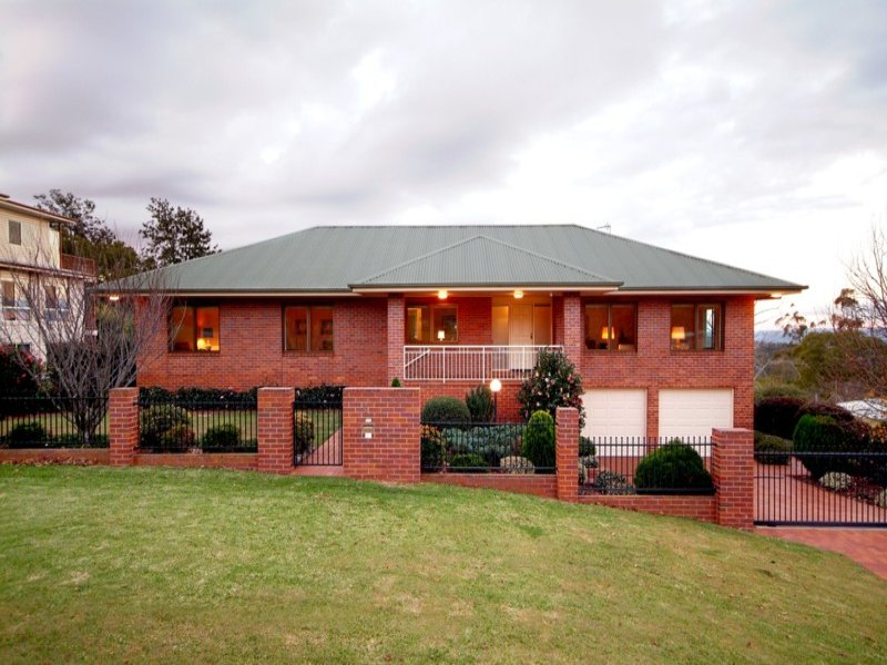 Superb Quality - Eastern Valley Views Picture 1