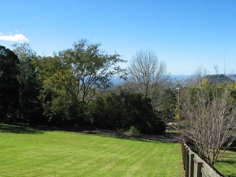 Vacant Range Land - Close to Shops Picture 2