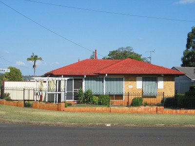 A Winner For The Beginner - Close To School and Shops Picture