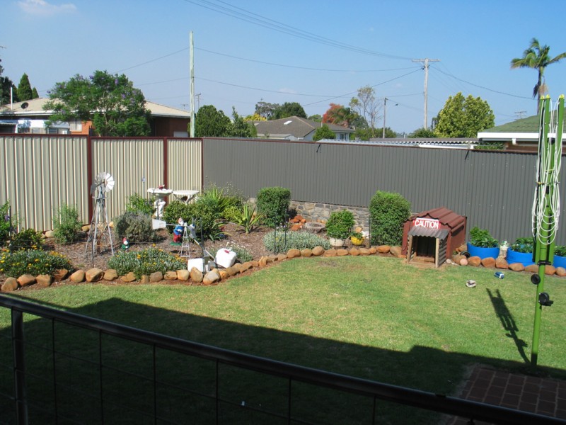 A Winner For The Beginner - Close To School and Shops Picture 3