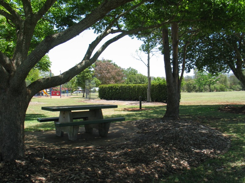 Neat Home With 4 Bedrooms Plus A Rumpus Room Picture 2