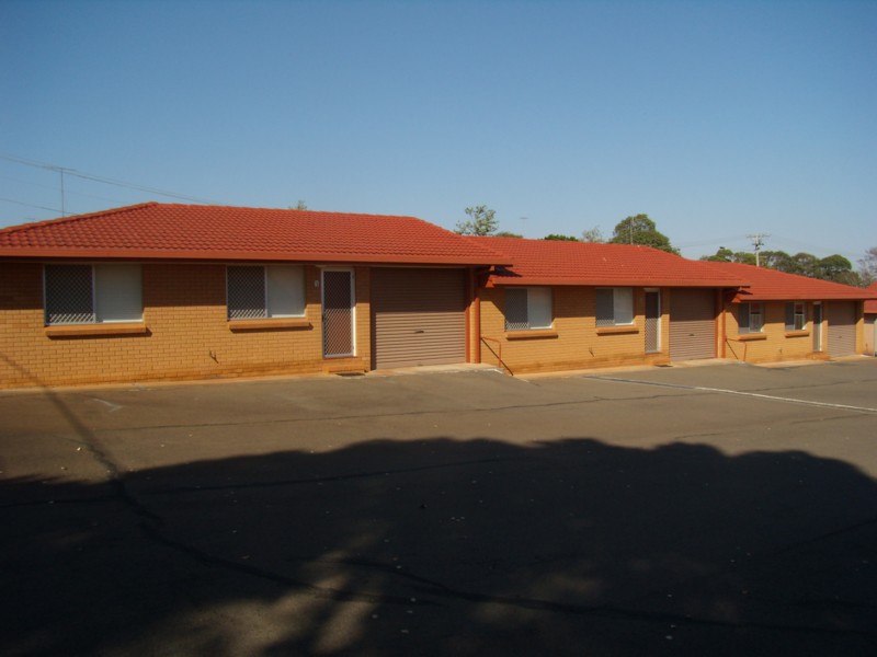 Investors - Great Location - Great Return Picture 2