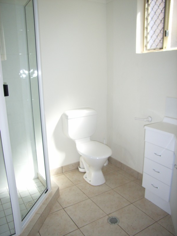 Fully Furnished Ground Floor Unit Picture 2