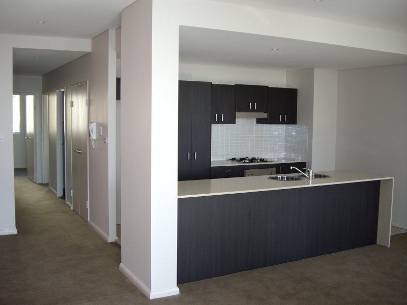 Brand New Luxurious Apartment Picture 2