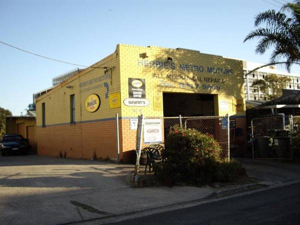 400 SQM INDUSTRIAL PRECINCT Picture 1