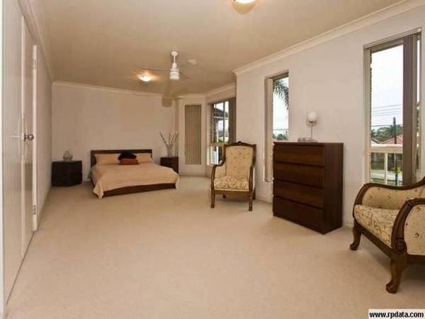 LUXURY LIVING Picture