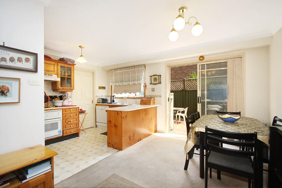 3 BEDROOM - 2 STOREY TOWNHOUSE Picture 2