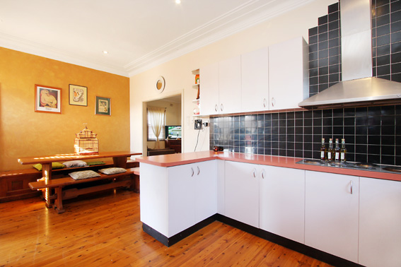 GREAT POSITION - PARKLAND BEHIND Picture 3