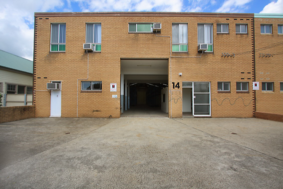 MODERN FACTORY WAREHOUSE Picture 1