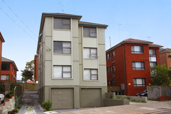 TOP FLOOR FRONT Picture 1