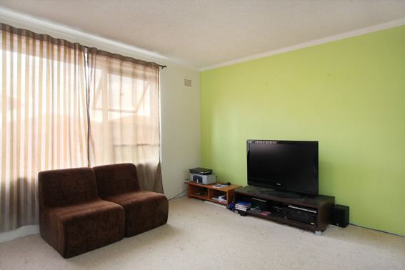 TOP FLOOR FRONT Picture 2