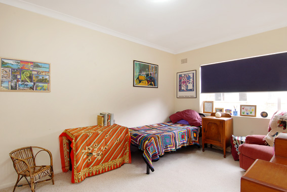 NORTH FACING BEAUTY - SOLD FOR $338,000 Picture 2