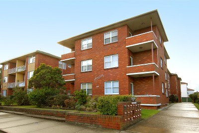 RAMSGATE BEACH
-
WALK TO BEACH Picture RAMSGATE BEACH
-
WALK TO BEACH Picture