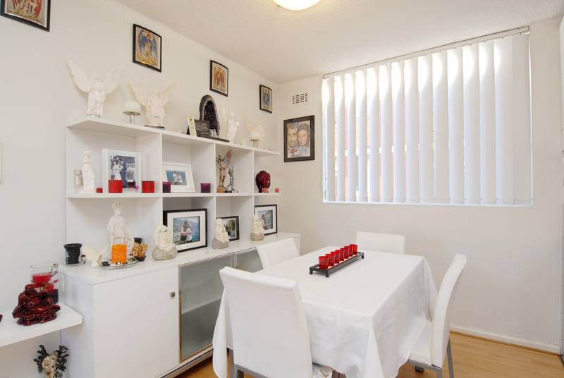 IMMACULATE & AFFORDABLE APARTMENT WITH LUG Picture 3