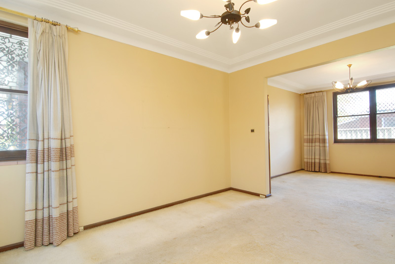 PRIME LAND, IDYLLIC GARDENS AND SUPERB POTENTIAL Picture 3